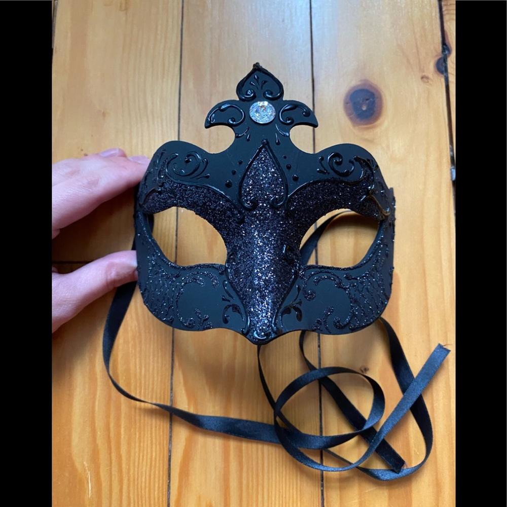 Black Glitter Venetian/ Mardi Gras Mask